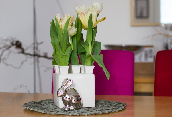 Sandra Dirks - Tulpen in Delfter Vase mit Osterhase 2